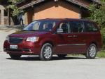 Chrysler Town & Country 2010 года
